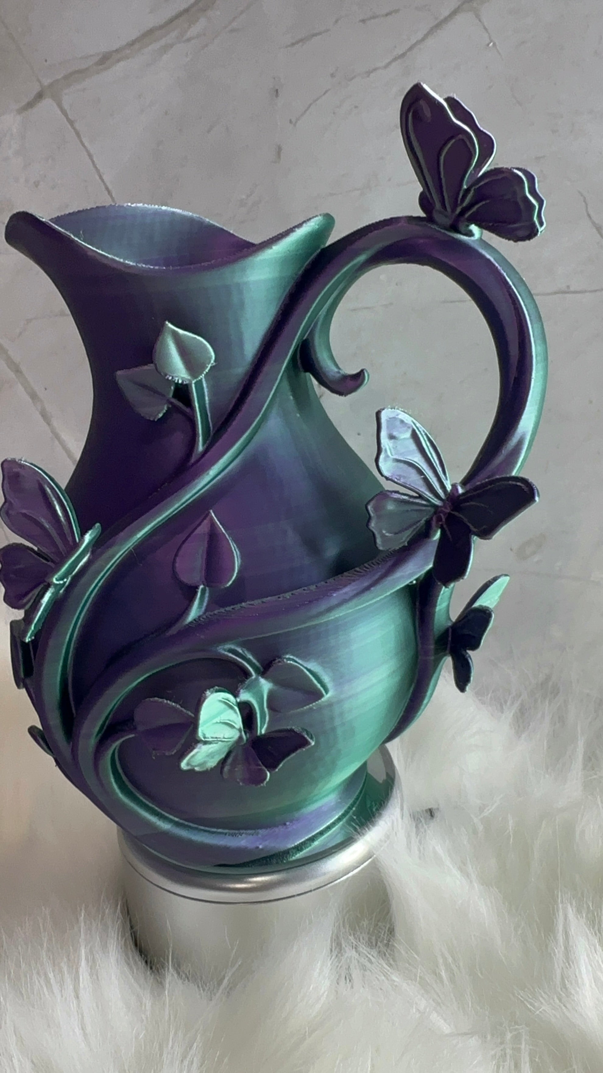 3D Printed Butterfly Vase – Color-Changing PLA Decorative Floral Vase with Raised Butterfly Design – Modern Home Decor Gift