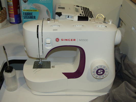 Singer Electric Sewing Machine with Accessories – Compact & Versatile Crafting Companion