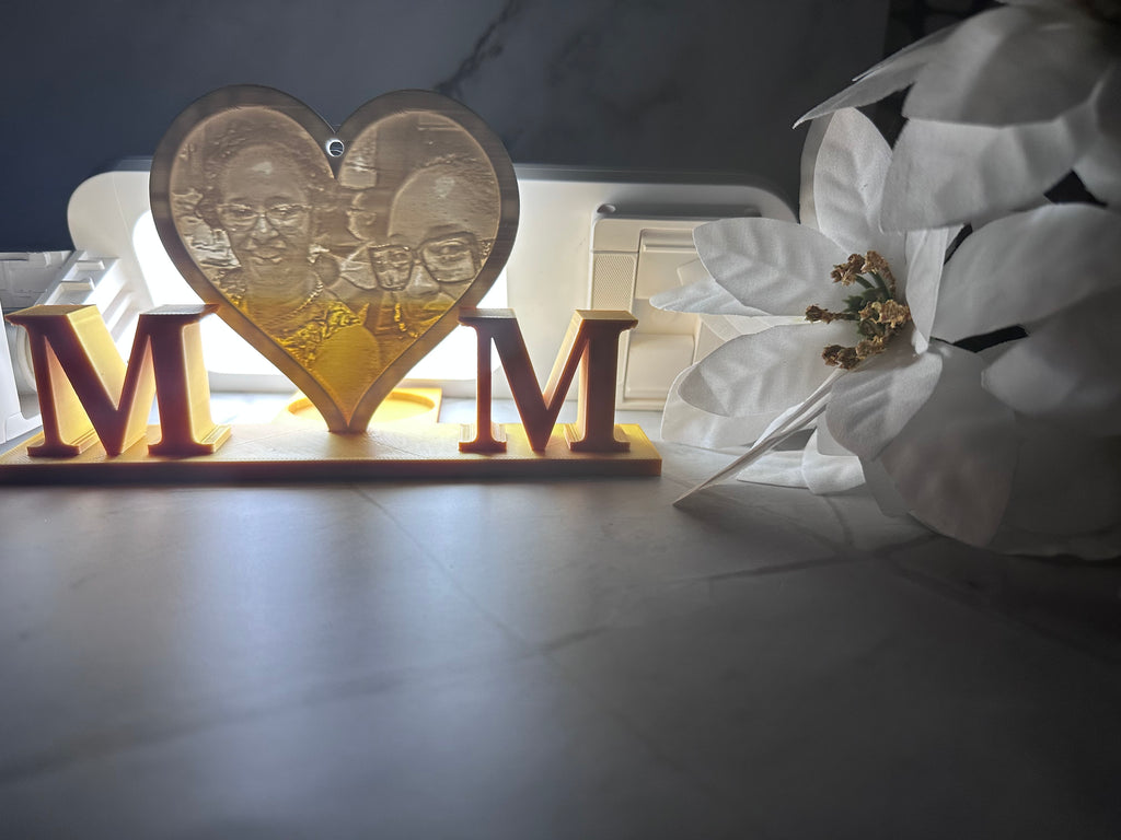 Custom 3D MOM Photo Light – Personalized LED Heart Portrait Lamp | Engraved Mother’s Day Gift | Custom Acrylic Photo Display