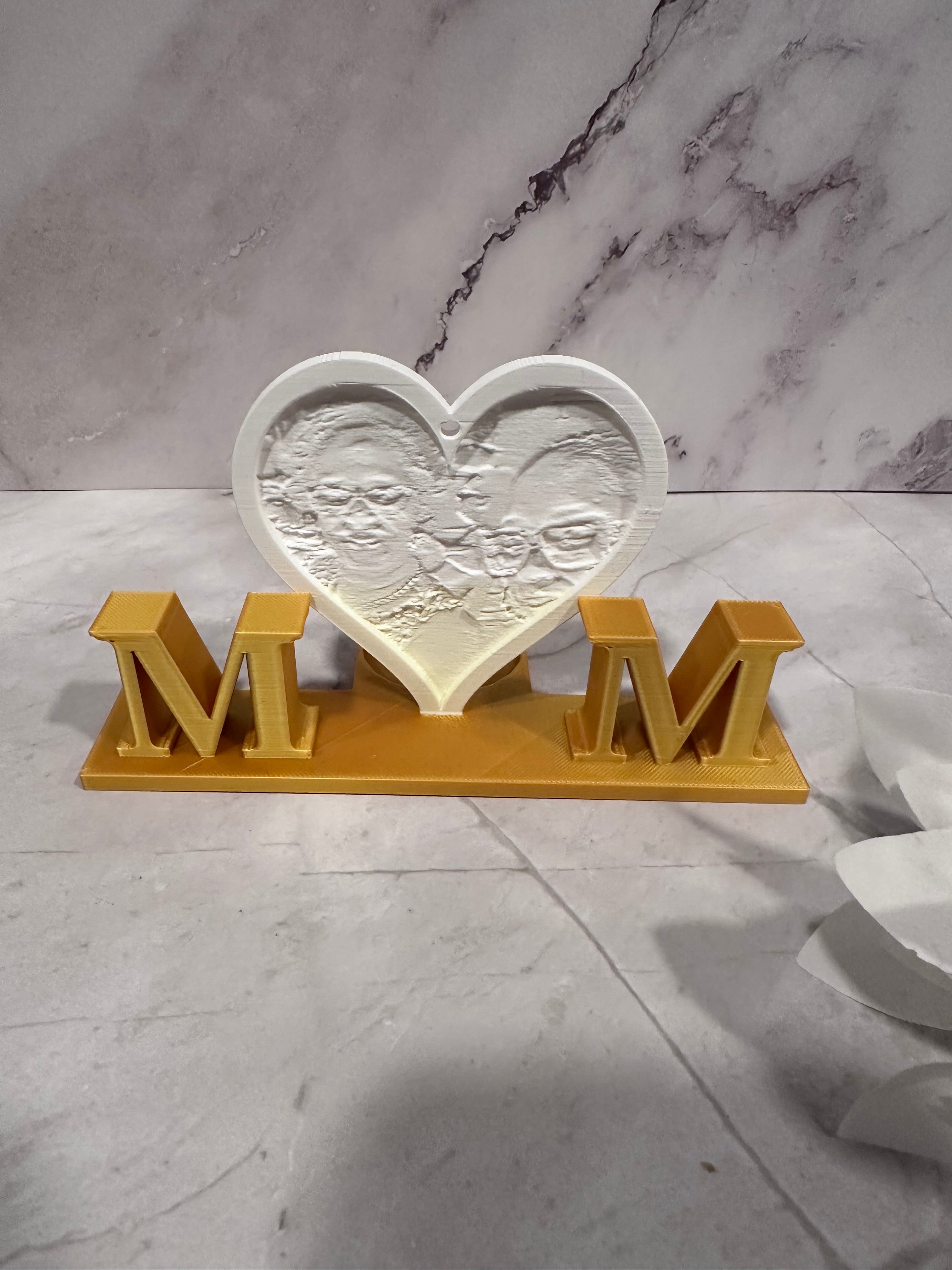Custom 3D MOM Photo Light – Personalized LED Heart Portrait Lamp | Engraved Mother’s Day Gift | Custom Acrylic Photo Display
