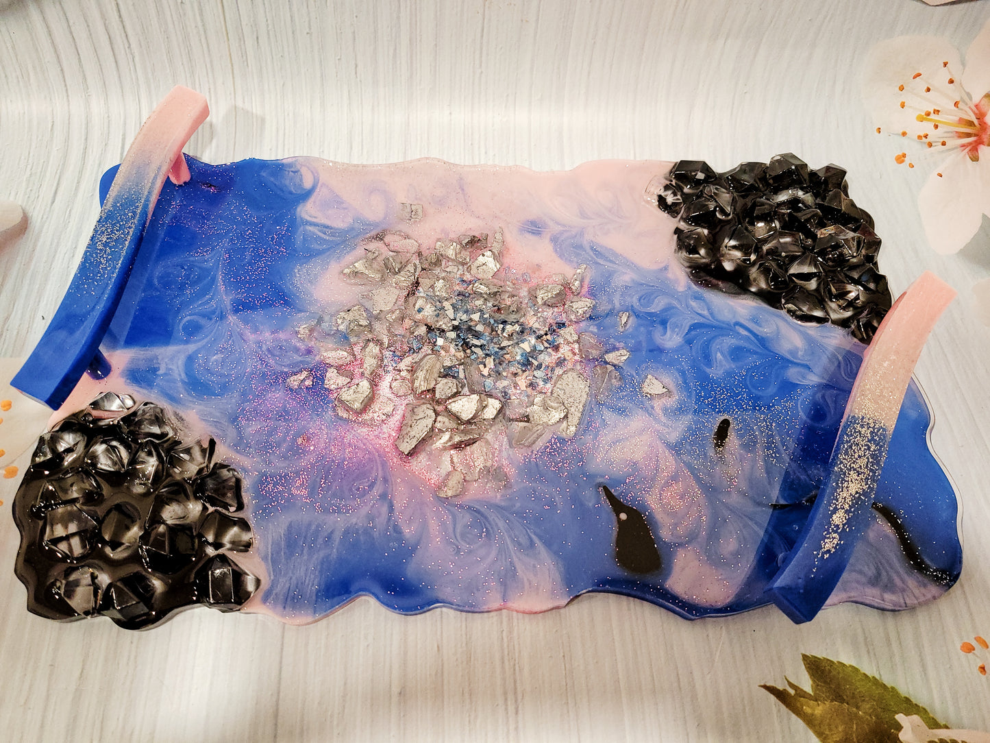 Beautiful resin art serving tray and Cutting Board